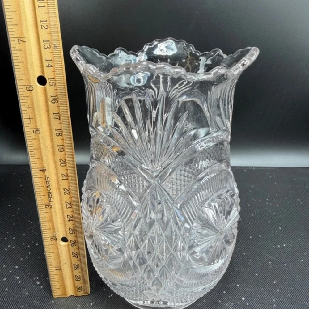 Bryce Higbee co Manganese Glass Vase Scalloped EAPG Glows Green 365nm UV Banquet